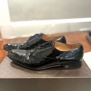 Gucci Men’s Lace-up with Double G Patent Leather Oxfords | 10.5